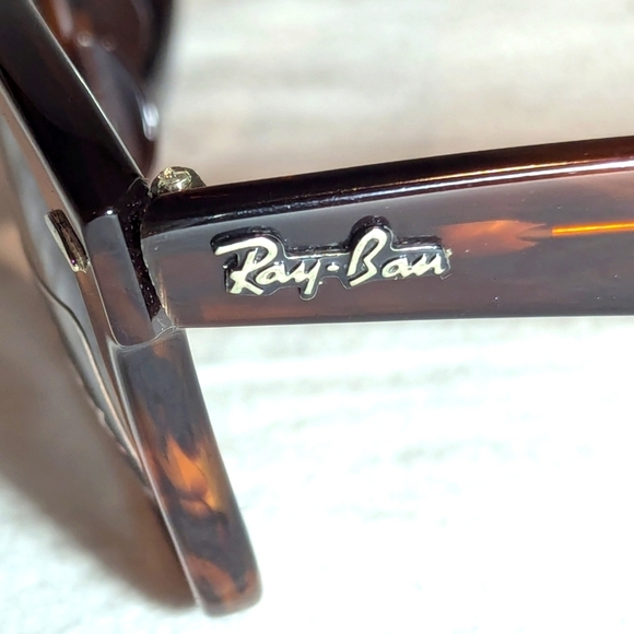 NWT Vintage Classic Ray-Ban Wayfarer Tortoise Sunglasses - Picture 5 of 9